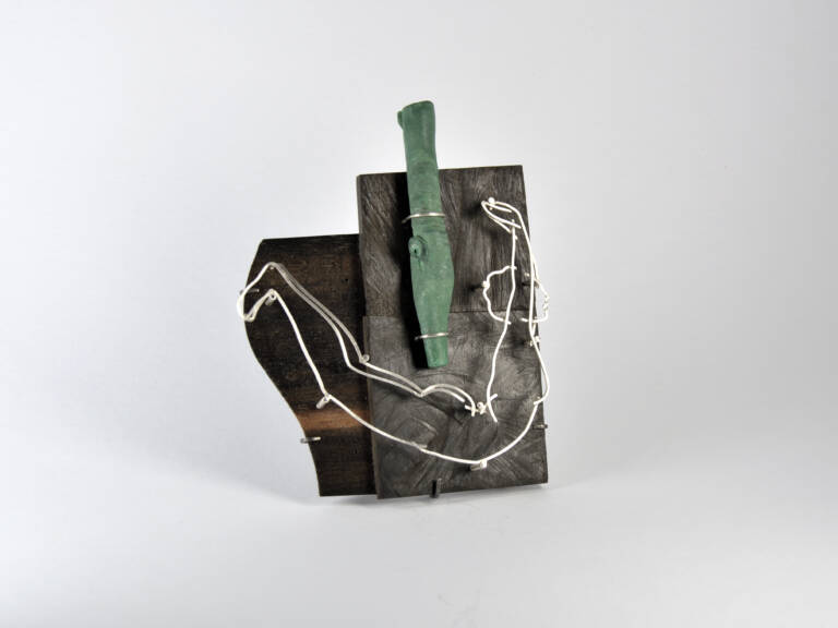 1 Daily Records Jana Machatova Exercise Nr. 235 2024 brooch silver ebony malachite Phoptographer Peter Mach 768x576